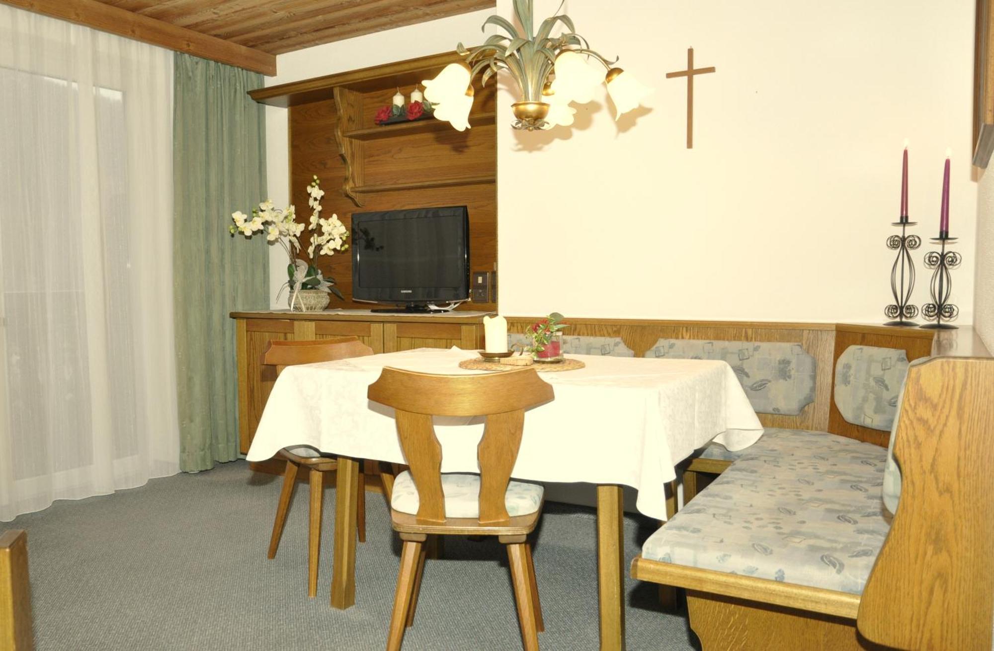Auf Der Sonnenseite Apartment Schattwald Bilik gambar